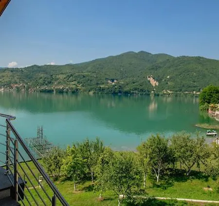 Apartman Jezero